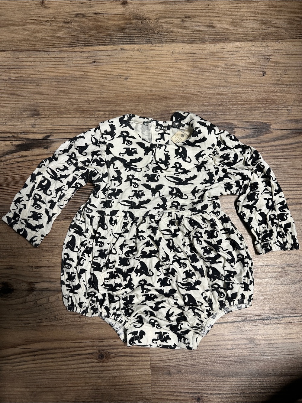 Kate Quinn Black & White dragon Print Baby Romper - Long Sleeve